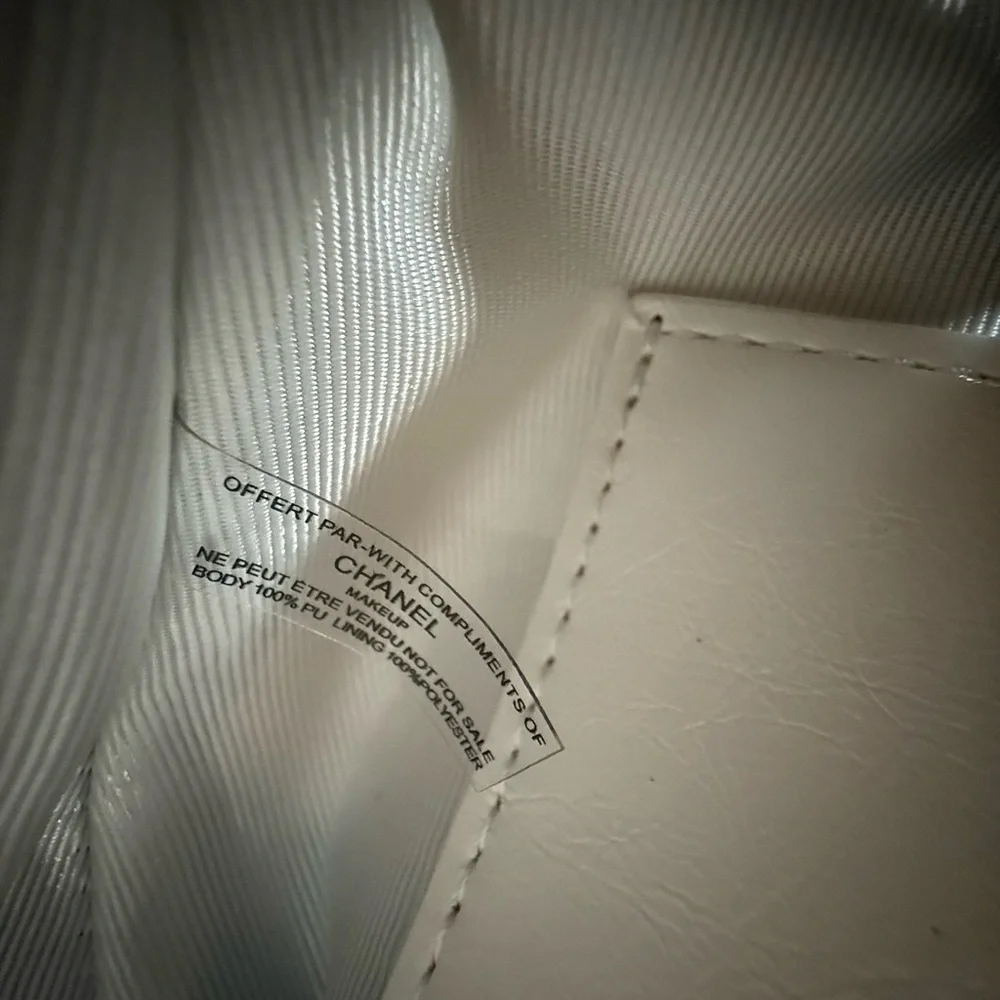 NIB CHANEL Makeup Beauty Bag - Picture 9 of 11